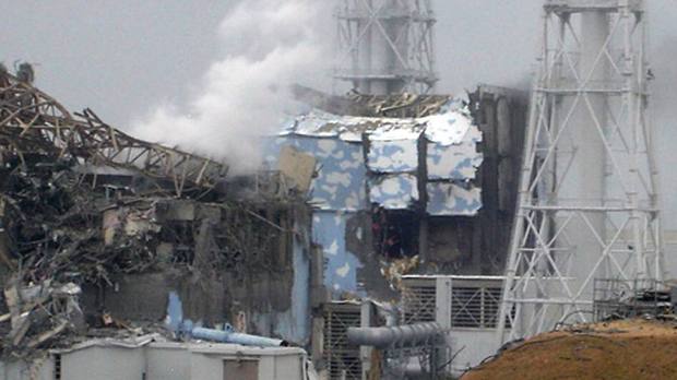 Die zerstörten Reaktoren Drei und Vier des Kraftwerks Fukushima